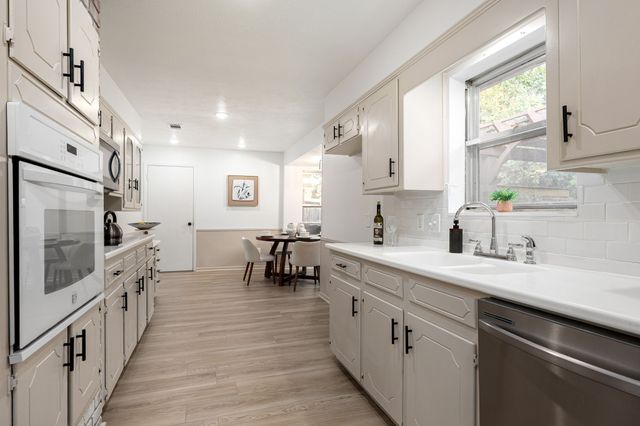 6305 Whitman Avenue, Fort Worth, TX 76133