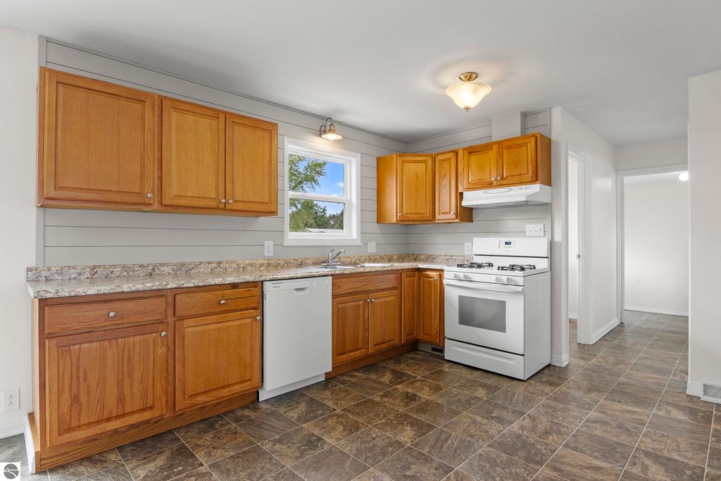 Image 7 of property listing at 3066 S M-37, Traverse City, MI 49685