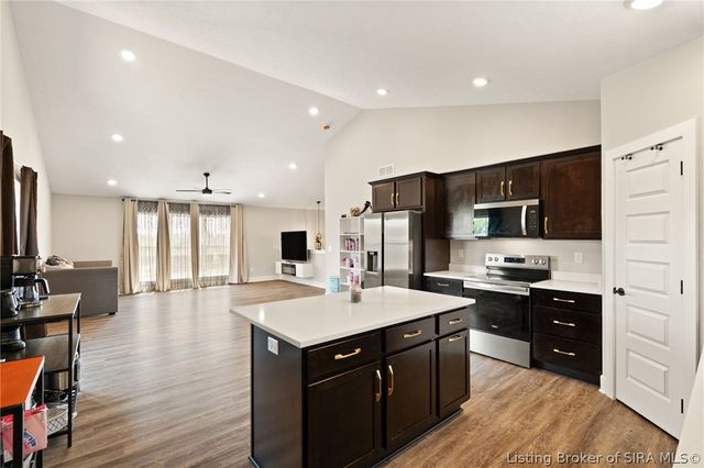 8008 Hudson Lane, Georgetown, IN 47122