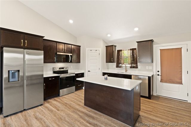 8008 Hudson Lane, Georgetown, IN 47122
