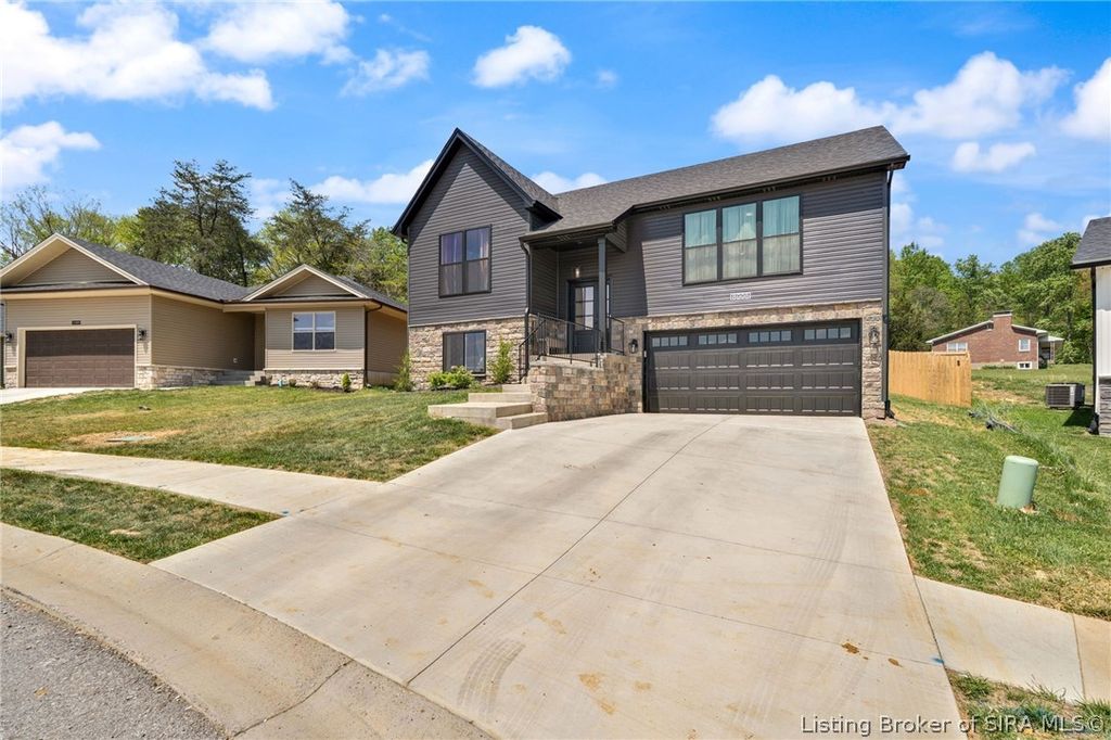 8008 Hudson Lane, Georgetown, IN 47122