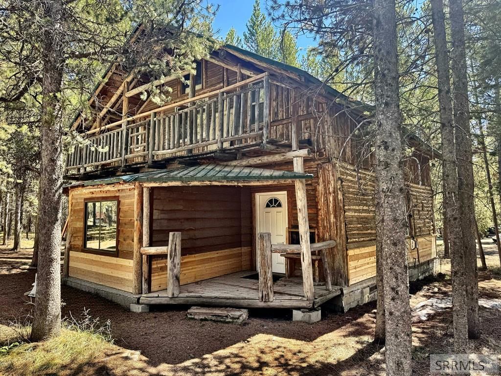 Image 3 of property listing at 4066 Yale Creek Road, Island Park, ID 83429