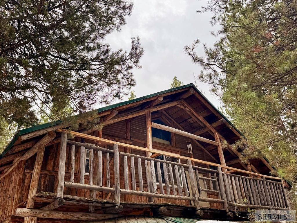 Image 4 of property listing at 4066 Yale Creek Road, Island Park, ID 83429