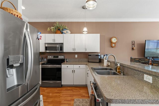 8103 STONE LEAF LANE, Tampa, FL 33647