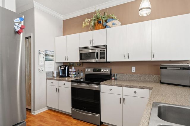 8103 STONE LEAF LANE, Tampa, FL 33647