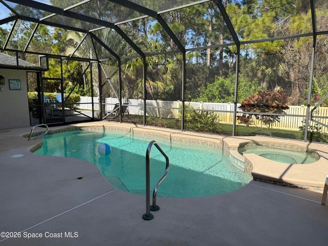 110 Ridgemont Circle SE, Palm Bay, FL 32909