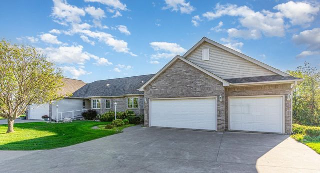 912 Aurora Circle, Red Wing, MN 55066