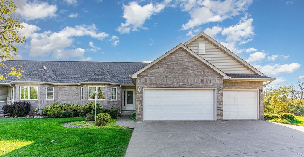 912 Aurora Circle, Red Wing, MN 55066