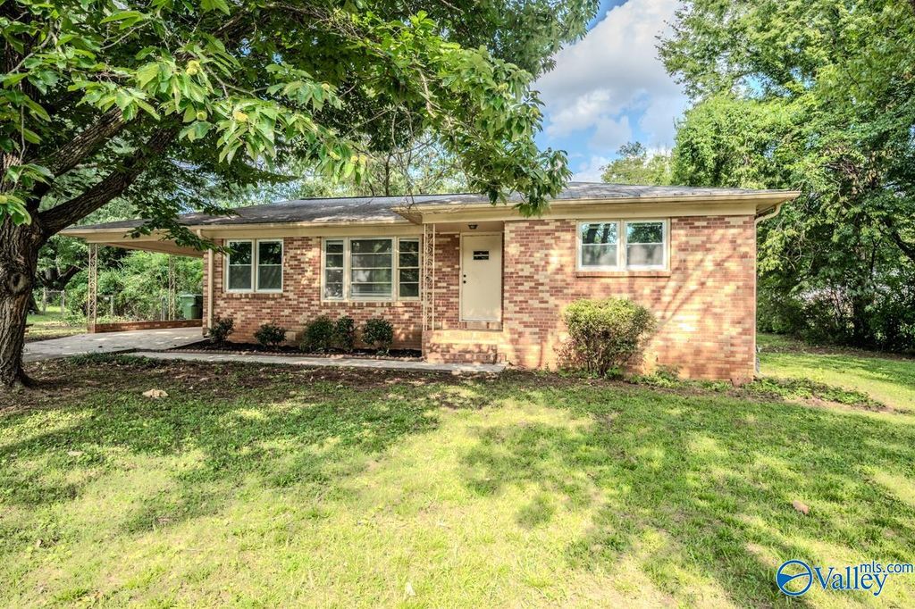 1622 Hampton Road NW, Huntsville, AL 35816