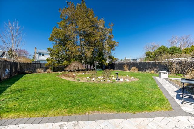 84 Rhoda Avenue, North Babylon, NY 11703