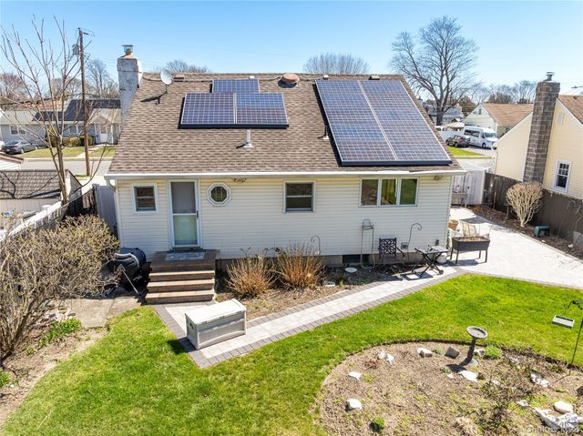 84 Rhoda Avenue, North Babylon, NY 11703