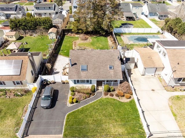 84 Rhoda Avenue, North Babylon, NY 11703