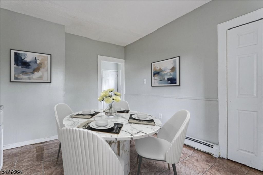 580 Hunterdon St, Newark City, NJ 07108 — photo 4