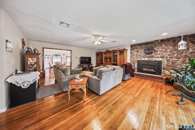 2780 Meriden Waterbury Turnpike, Southington, CT 06444