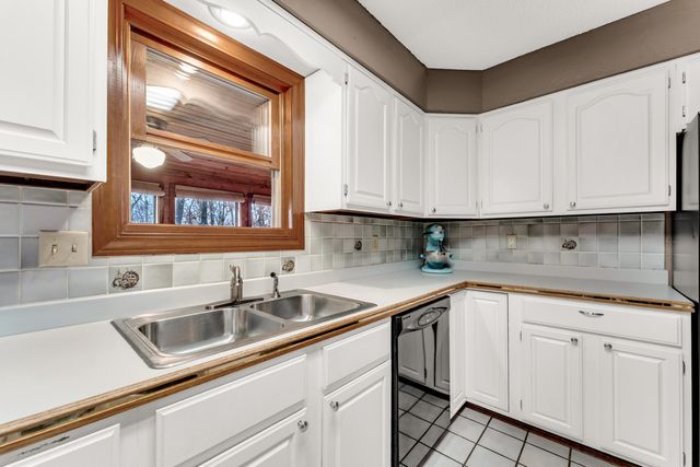 1541 S Wild Oaks Drive, Nixa, MO 65714