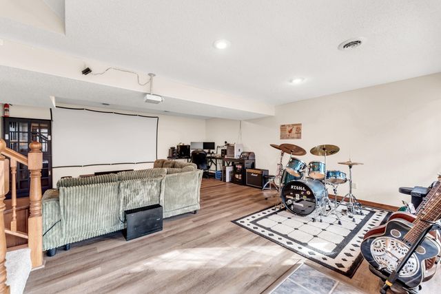 1541 S Wild Oaks Drive, Nixa, MO 65714