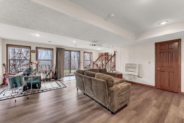 1541 S Wild Oaks Drive, Nixa, MO 65714