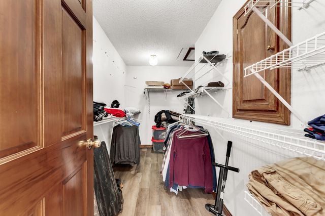 1541 S Wild Oaks Drive, Nixa, MO 65714