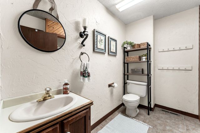 1541 S Wild Oaks Drive, Nixa, MO 65714