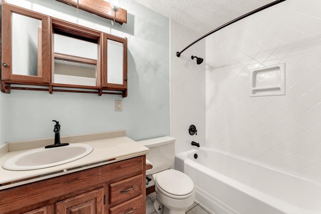 1541 S Wild Oaks Drive, Nixa, MO 65714