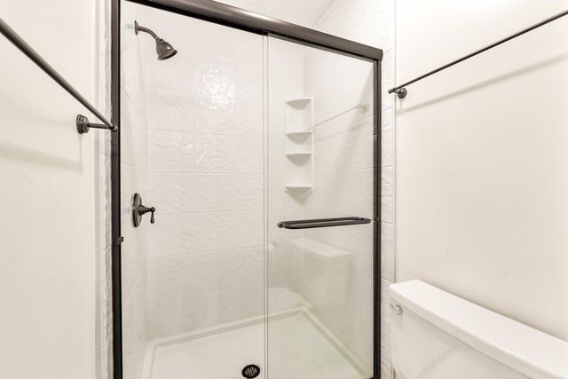 1541 S Wild Oaks Drive, Nixa, MO 65714