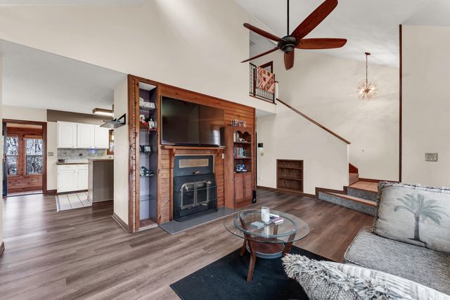 1541 S Wild Oaks Drive, Nixa, MO 65714