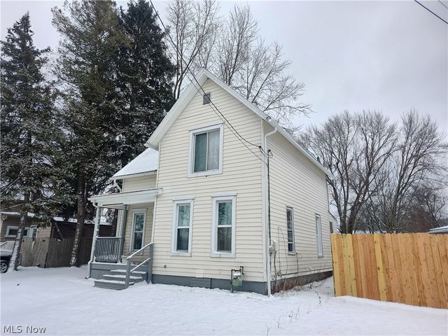 681 Madison Street, Conneaut, OH 44030