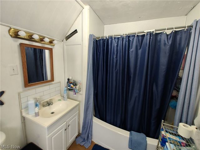 681 Madison Street, Conneaut, OH 44030