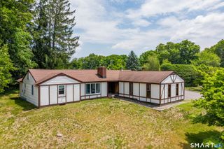 10 Horseshoe Drive, Danbury, CT 06811