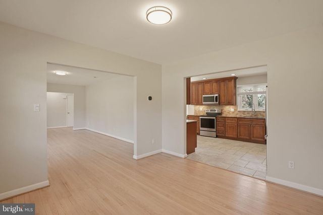 1800 GAYFIELDS DR, Silver Spring, MD 20906