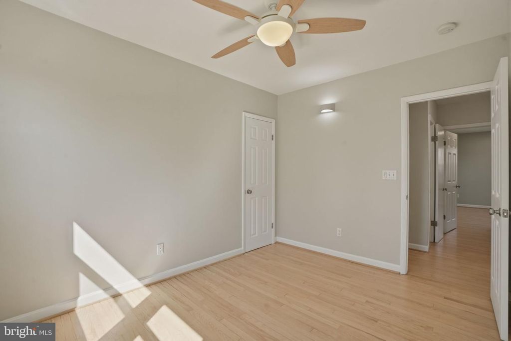Image 27 of property listing at 1800 GAYFIELDS DR, Silver Spring, MD 20906