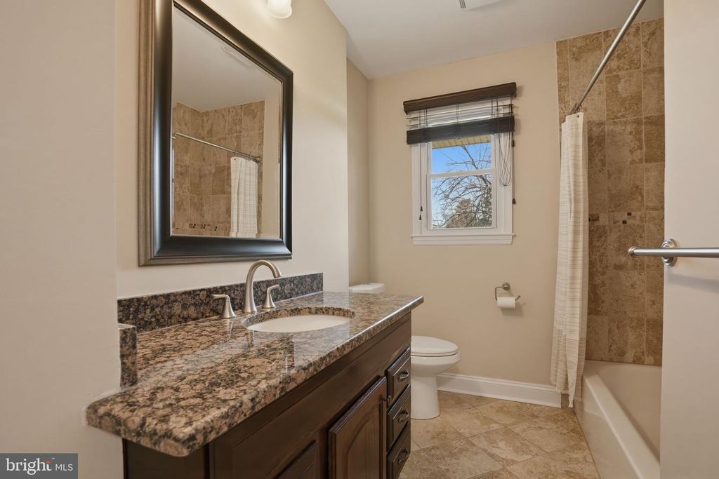 Image 30 of property listing at 1800 GAYFIELDS DR, Silver Spring, MD 20906