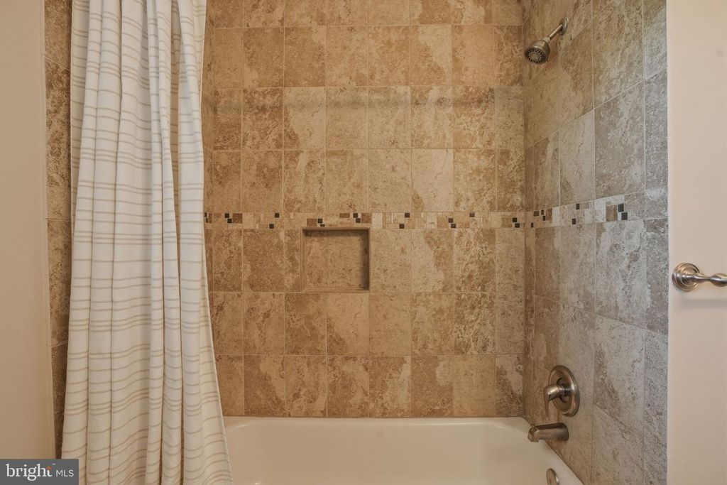 Image 31 of property listing at 1800 GAYFIELDS DR, Silver Spring, MD 20906