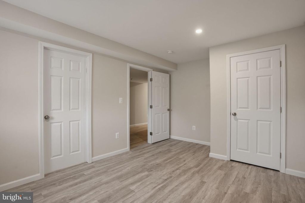 Image 50 of property listing at 1800 GAYFIELDS DR, Silver Spring, MD 20906