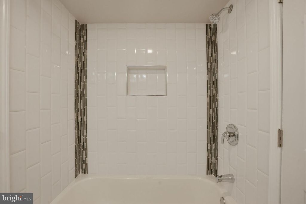 Image 53 of property listing at 1800 GAYFIELDS DR, Silver Spring, MD 20906