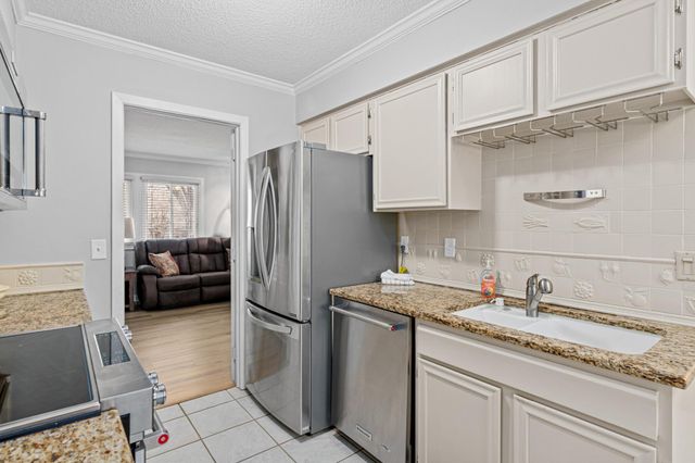 7093 146th Street W, Apple Valley, MN 55124