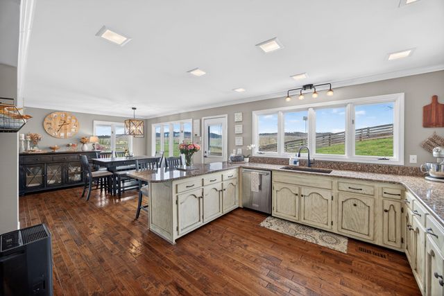 719 Monterey Hwy, Livingston, TN 38570