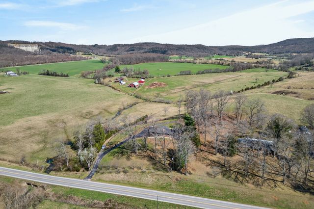 719 Monterey Hwy, Livingston, TN 38570