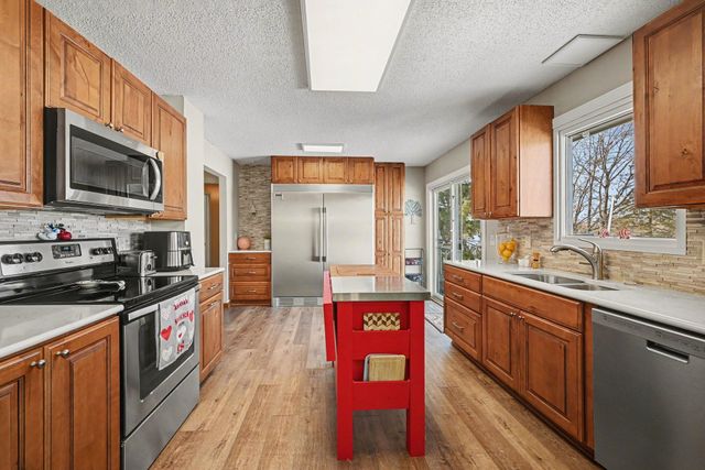 630 Tyrol Lane, Shakopee, MN 55379