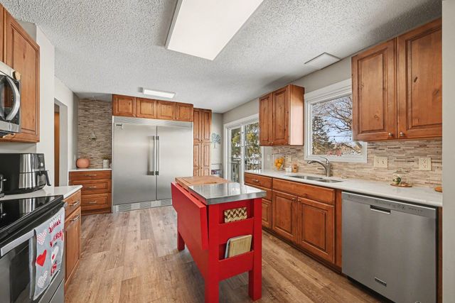 630 Tyrol Lane, Shakopee, MN 55379