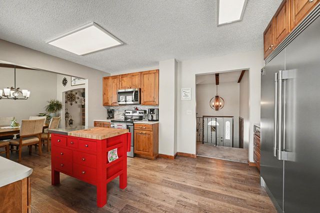 630 Tyrol Lane, Shakopee, MN 55379