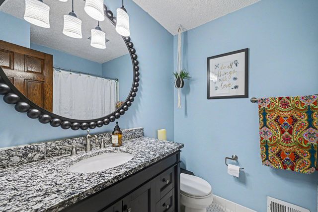 630 Tyrol Lane, Shakopee, MN 55379