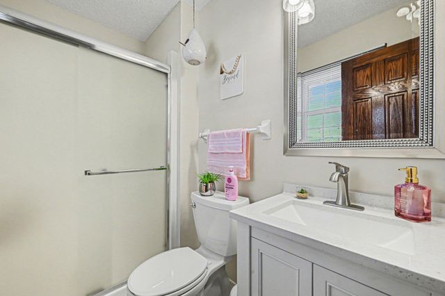 630 Tyrol Lane, Shakopee, MN 55379