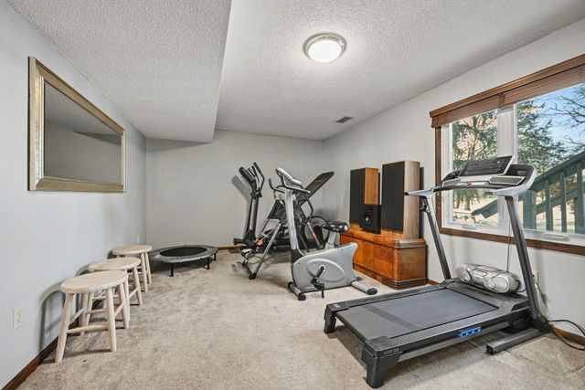 630 Tyrol Lane, Shakopee, MN 55379