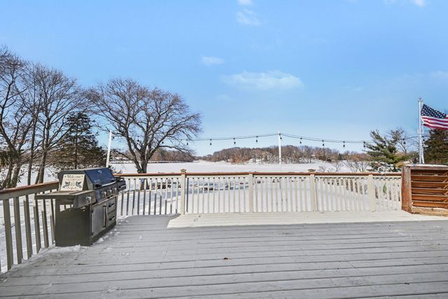 630 Tyrol Lane, Shakopee, MN 55379