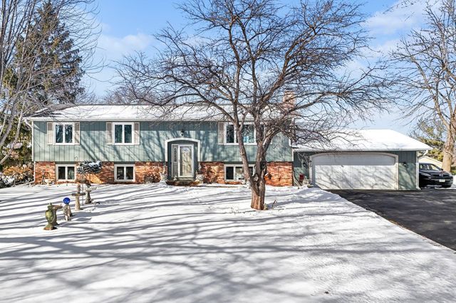 630 Tyrol Lane, Shakopee, MN 55379