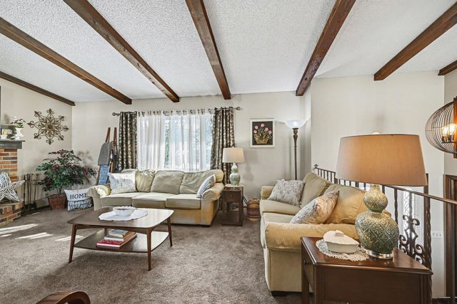 630 Tyrol Lane, Shakopee, MN 55379