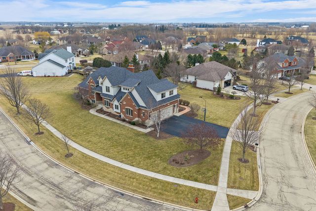 1211 Coyote Trail, Hampshire, IL 60140