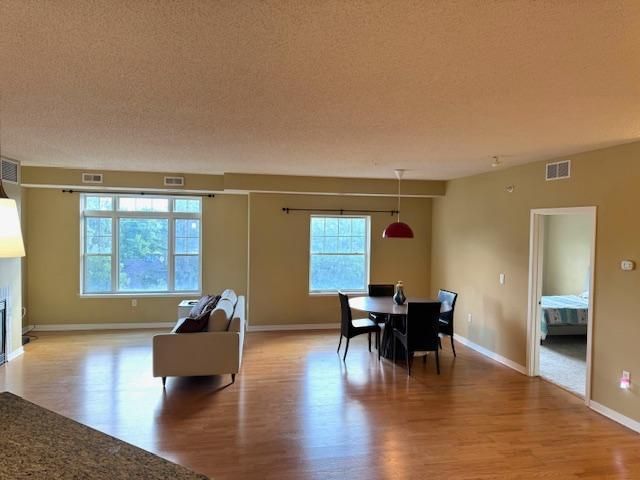 619 8th Street SE 409, Minneapolis, MN 55414