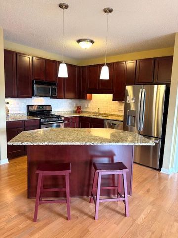 619 8th Street SE 409, Minneapolis, MN 55414